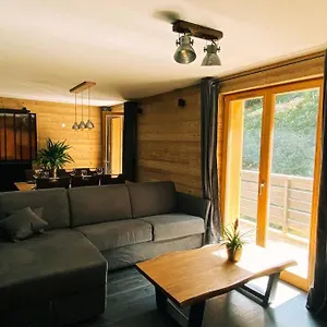 https://la-pepite-des-aiguilles.hotels-rhonealpes.com